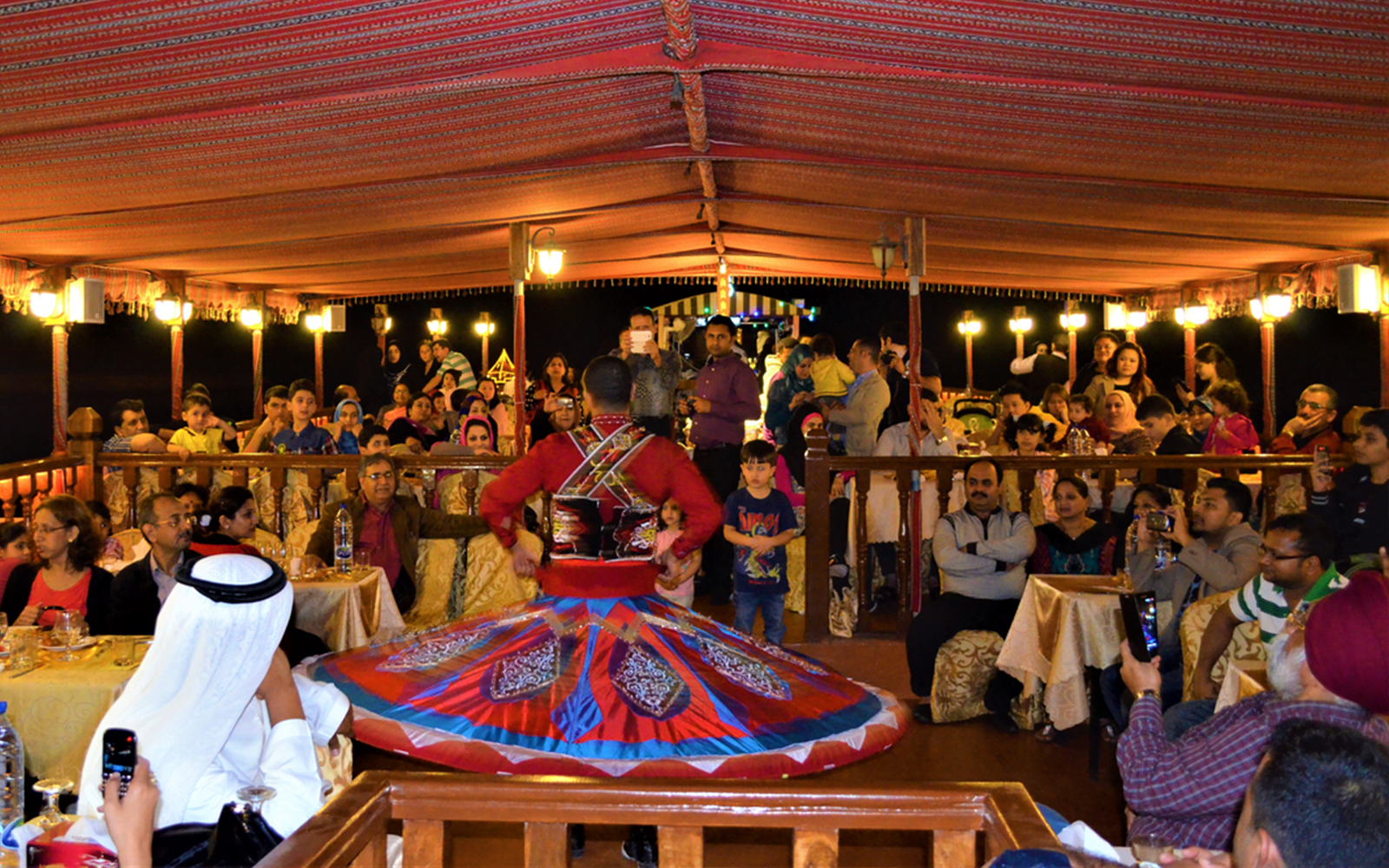 Al Shatar Floating Restaurant Diera tanura dance